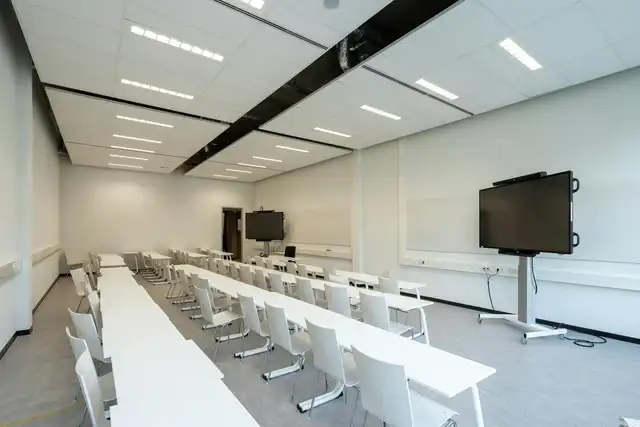 Office space with reliable Wi-Fi